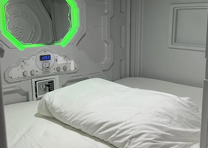 Kiwi Capsule * Bangkok